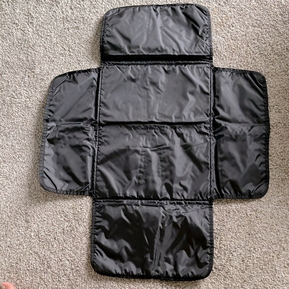 KATE SPADE TRAVEL FRIENDLY CHANGINNG MAT - Picture 5 of 6
